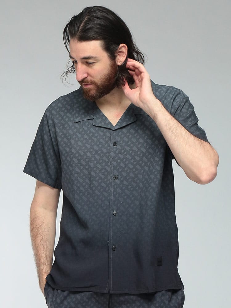 HUGO BOSS (ヒューゴボス) メンズ シャツ 半袖 ロゴ グラデーション BBモノグラム オープンカラー シャツ HBU50534342