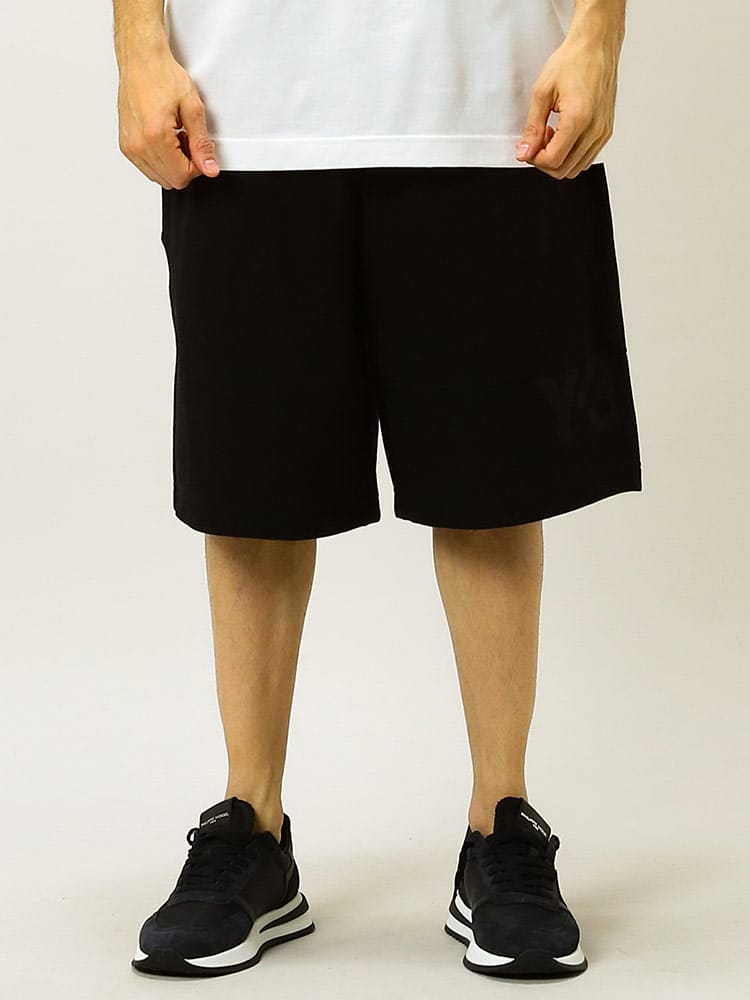 Y-3 (ワイスリー) ブランド メンズ 裾 ロゴ ショートパンツ CLASSIC HEAVY PIQUE SHORTS Y3GV4211
