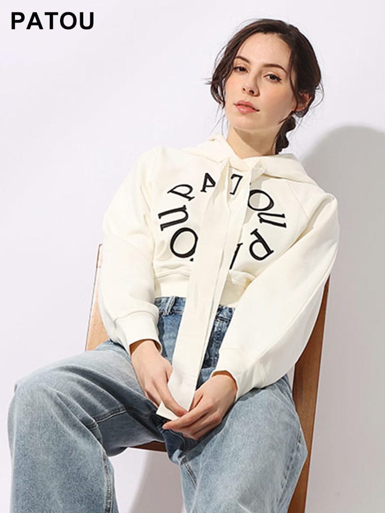 PATOU (パトゥ) 裏毛 オーガニックコットン メダイヨンロゴ クロップドフーディー CROPPED MEDALLIAN LOGO レディース スウェット