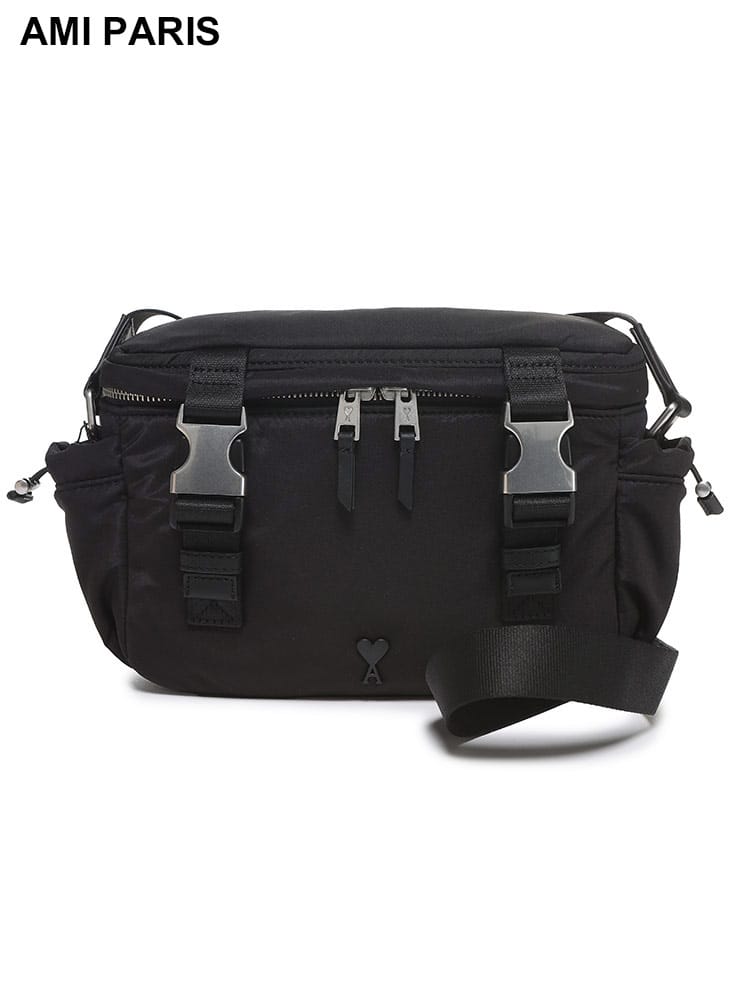 AMI PARIS (アミパリス) 撥水ナイロンキャンバス ワンポイトロゴ ストラップ付 メッセンジャーバッグ