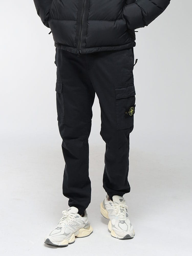 STONE ISLAND (ストーンアイランド) メンズ ジョガーパンツ ストレッチコットン×ウールサテン ロゴ ジップフライ カーゴパンツ SI3100033S0014