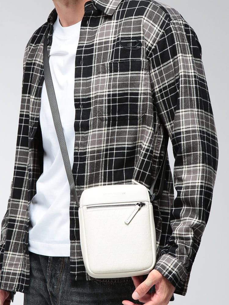 ARMANI EXCHANGE (アルマーニ エクスチェンジ) メンズ ショルダー バッグ EC限定 オールオーバーロゴ ショルダーバッグ AEXM3577AF26662