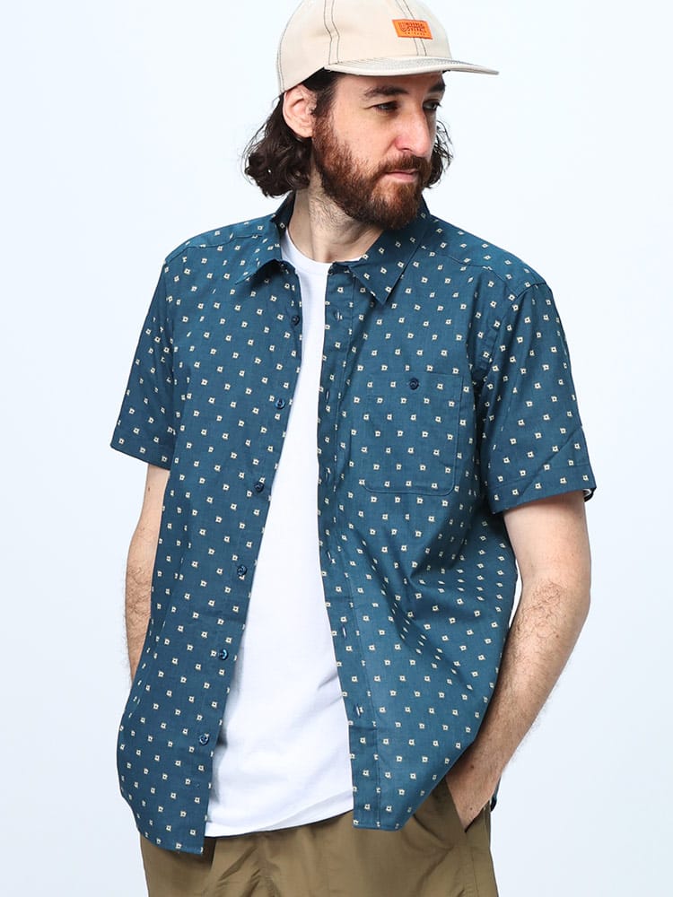 Patagonia (パタゴニア) オーガニックコットン 総柄 ボタン留めポケット付 半袖 シャツ M's Go To Shirt 52691