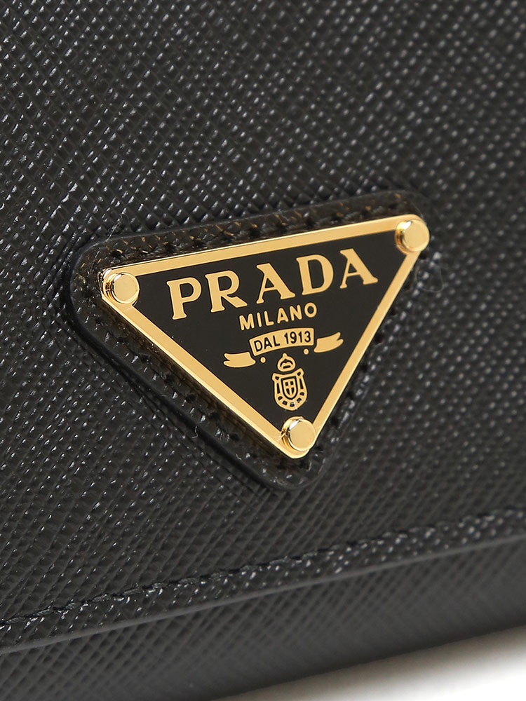 PRADA (プラダ) サフィアーノレザー スナップボタン開閉 コンパクト 