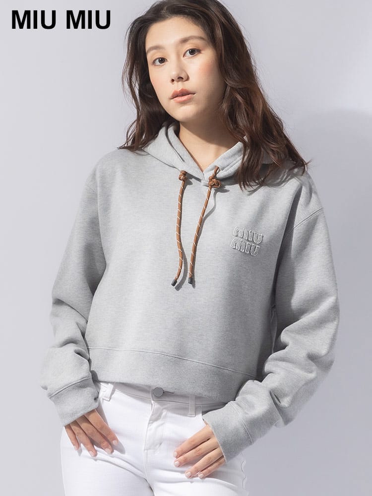 MIU MIU (ミュウミュウ) 胸ロゴ プルオーバー クロップドパーカー MIUMJL02515AU レディース