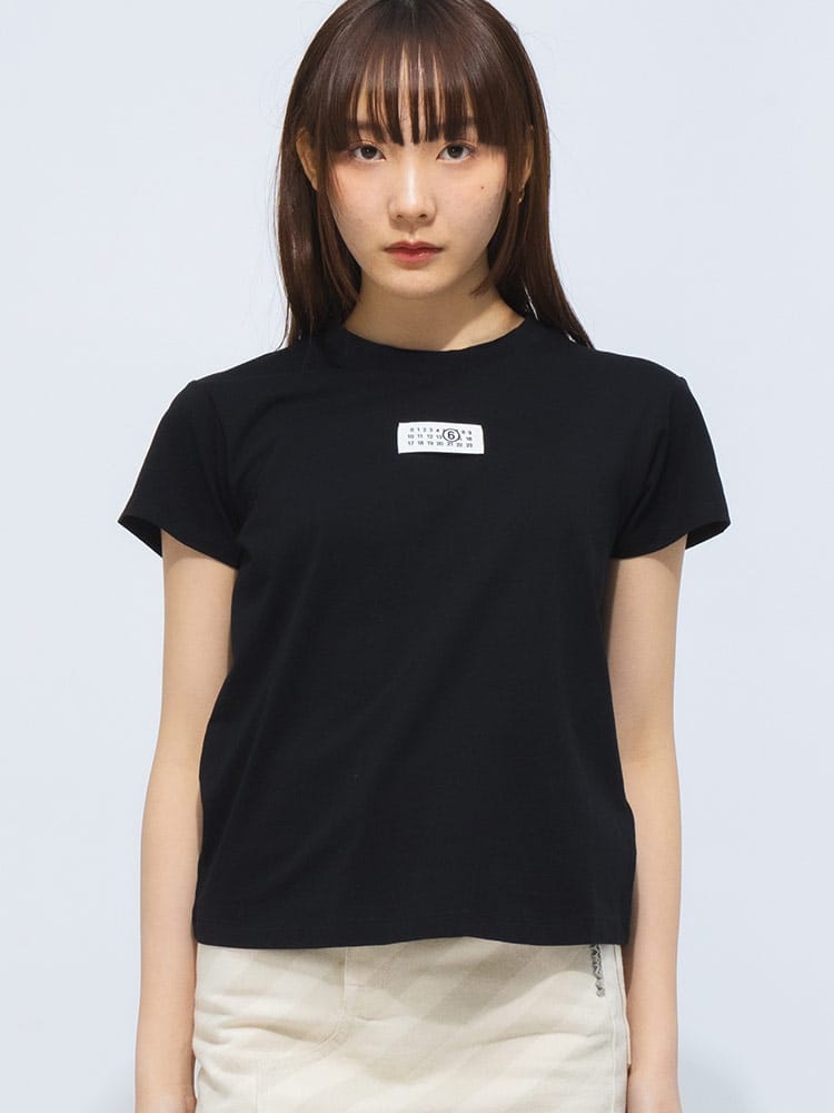 MM6 Maison Margiela (エムエムシックス メゾン マルジェラ) ワンポイント クルーネック 半袖 Tシャツ MM6GC0327S24312 レディース