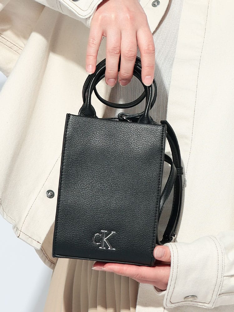 Calvin Klein (カルバンクライン) ワンポイント ショルダーバッグ MINIMAL MONOGRAM TOTE18 CKLK60K613050 レディース