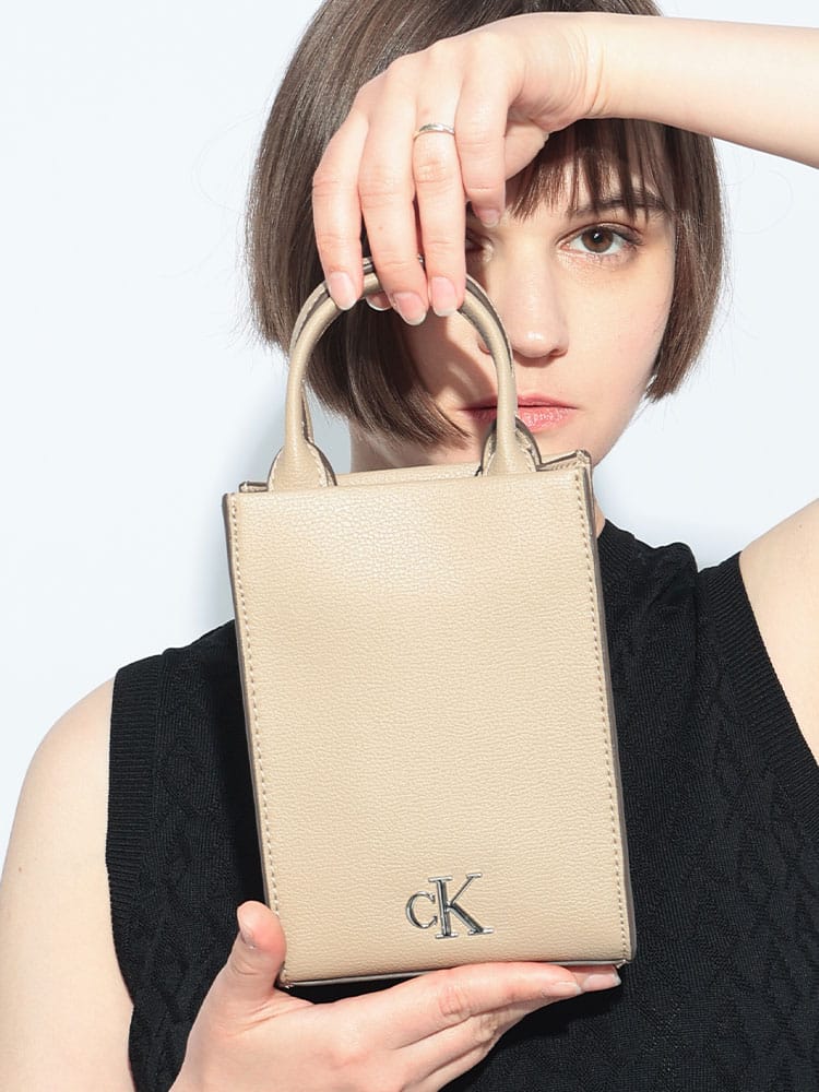 Calvin Klein (カルバンクライン) ワンポイント ショルダーバッグ MINIMAL MONOGRAM TOTE18 CKLK60K613050 レディース