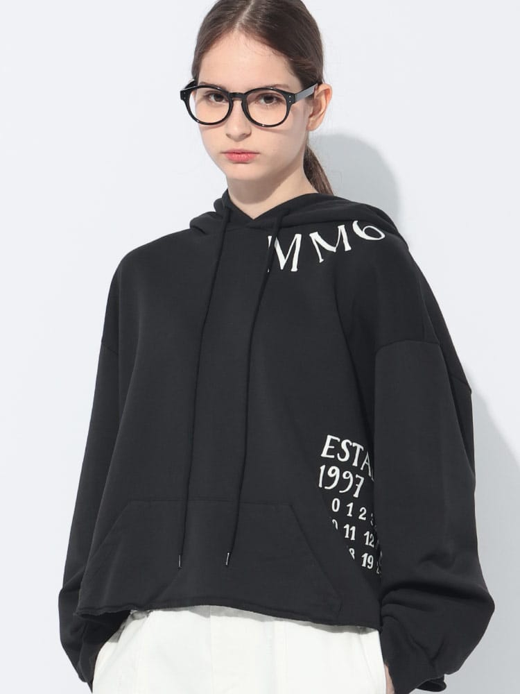 MM6 Maison Margiela (エムエムシックス メゾン マルジェラ) ロゴプリント ショート丈 パーカー レディース