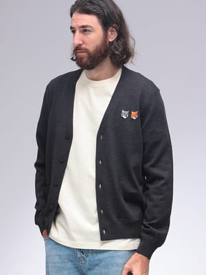 Maison Kitsune (メゾン キツネ) ダブル ボールド フォックスヘッド パッチ レギュラー カーディガン DOUBLE BOLD FOX KNM051CFKT1036 メンズ