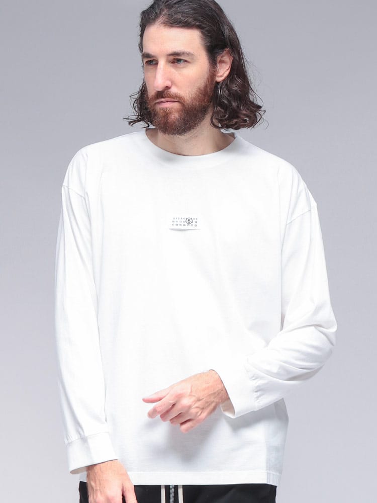 MM6 Maison Margiela (エムエムシックス メゾン マルジェラ) ワンポイント カレンダータグ 長袖Tシャツ MM6GC0034S24312 メンズ