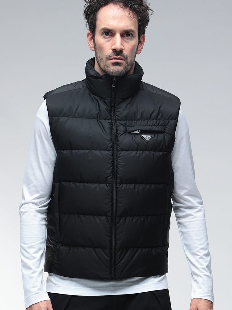 PRADA (プラダ) ロゴ スタンド フルジップ ダウンベスト PRSGB0331WQ9 メンズ