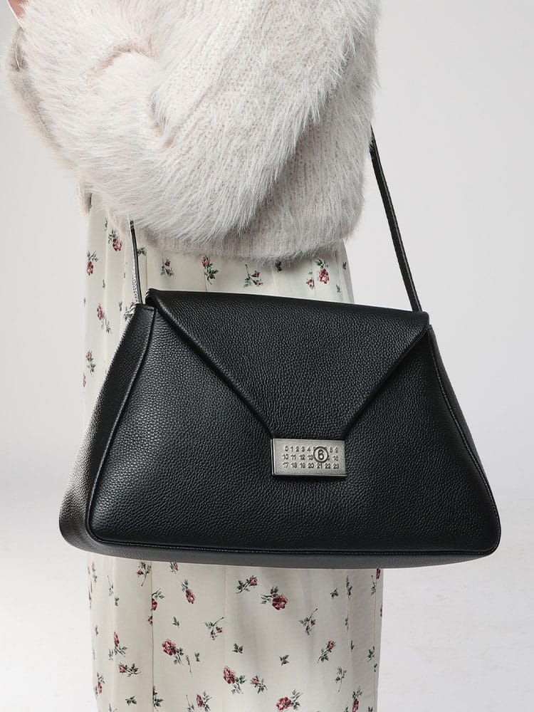 MM6 Maison Margiela (エムエムシックス メゾン マルジェラ) ナンバリング ロゴ グレインレザー ショルダーバッグ NUMERIC SHOULDER NEW MM6LSB5ZH0023 レディース