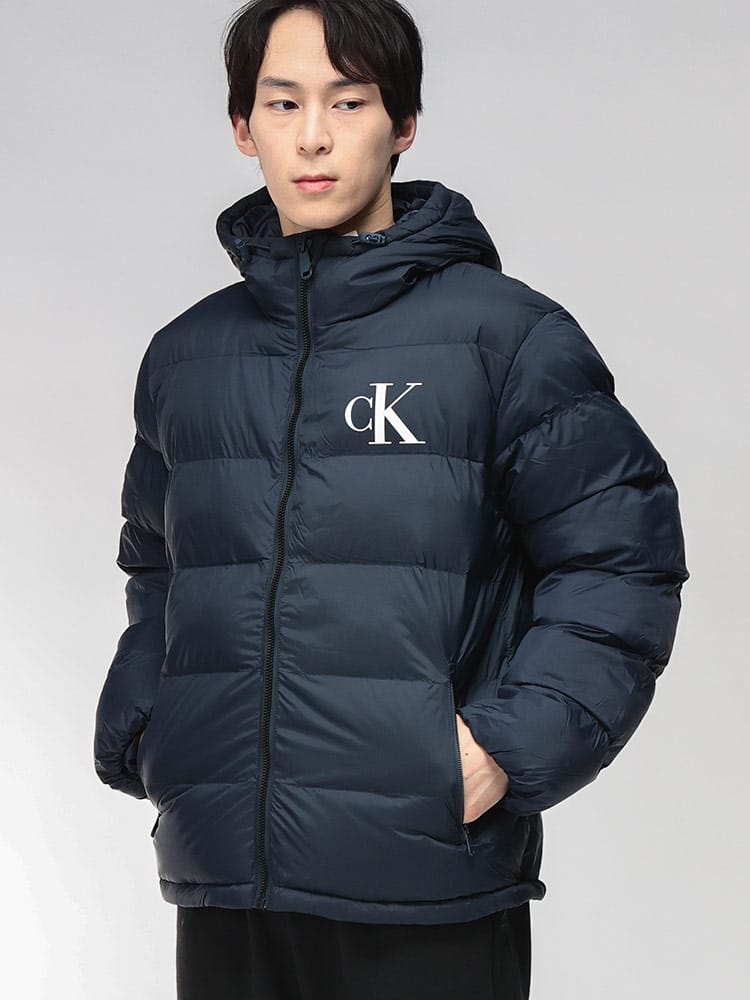 Calvin Klein (カルバンクライン) 無地 ロゴ フルジップ 中綿 ブルゾン CKLV04RD528G メンズ