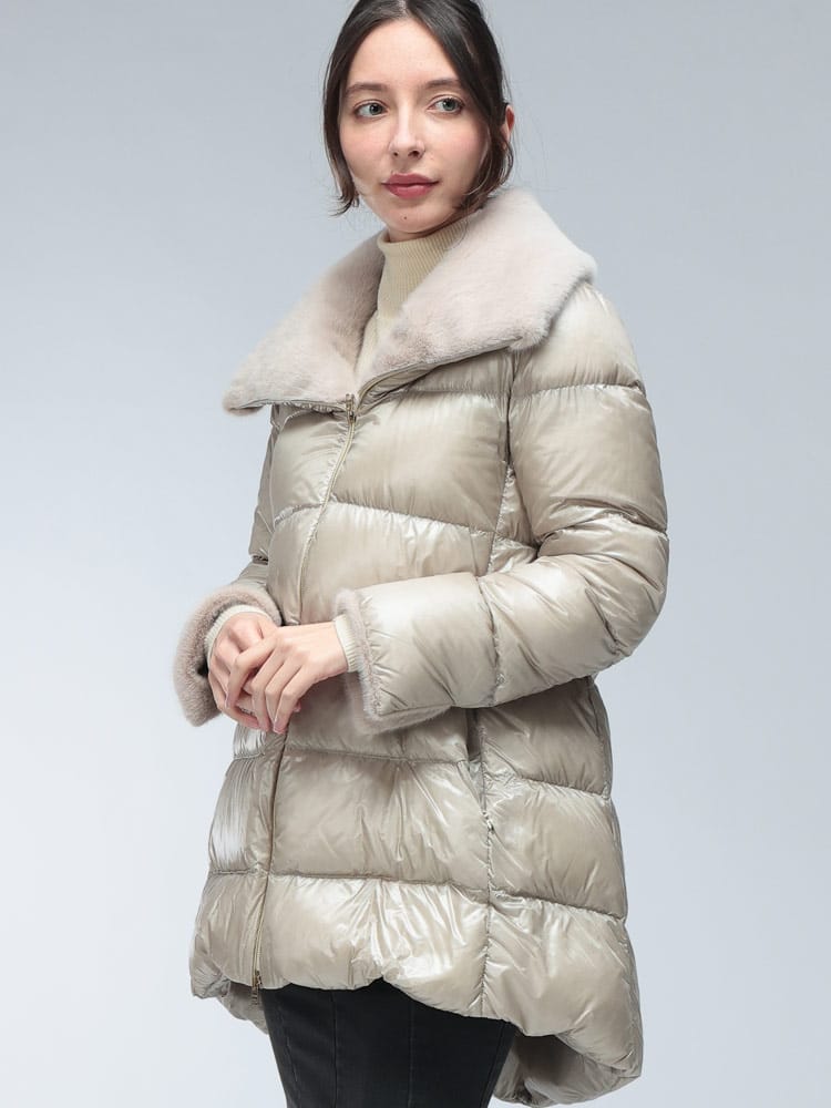 HERNO (ヘルノ) ロゴ ナイロンウルトラライト ファーカラー Aライン フルジップ ダウンコート HRLPI002140D レディース