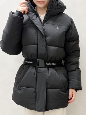 Calvin Klein (カルバンクライン) ベルト付き ミッドウェイト ミドル丈 Aライン パファー 中綿 コート CKLLV047D507G レディース