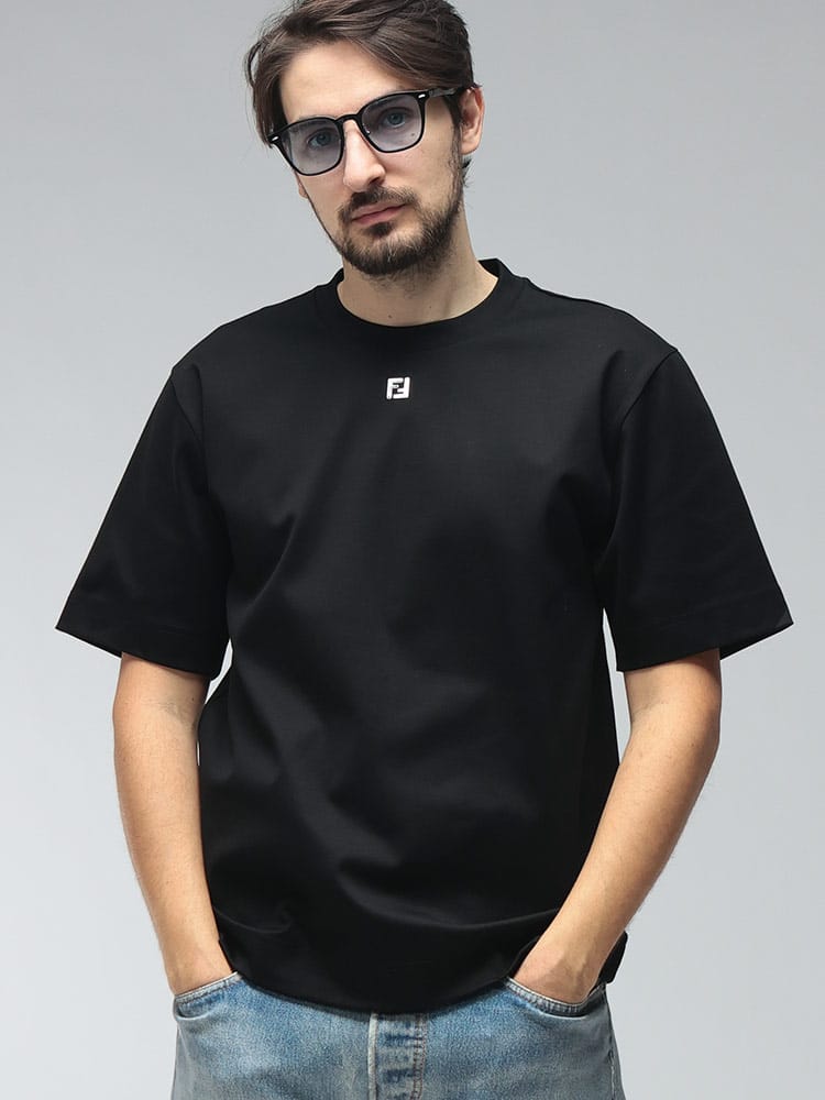 FENDI (フェンディ) メンズ Tシャツ 半袖 ロゴ ワンポイント クルーネック コットン Tシャツ FDFY0936ARYY