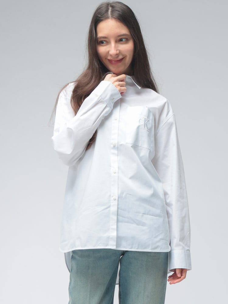 Calvin Klein (カルバンクライン) レディース シャツ 長袖 ロゴ 刺繍 ポプリン ポケット オーバーサイズ シャツ CKLLV047C143G