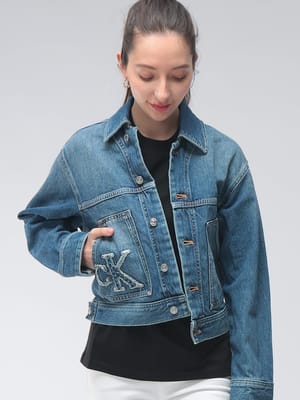 Calvin Klein (カルバンクライン) レディース デニムジャケット ロゴ フルボタン クロップド丈 デニム ジャケット Gジャン CKLLV047E906G