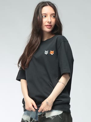 Maison Kitsune (メゾン キツネ) レディース Tシャツ 半袖 DOUBLE FOX HEAD キツネ 刺繍 クルーネック カットソー KNLM011CFKJ7025