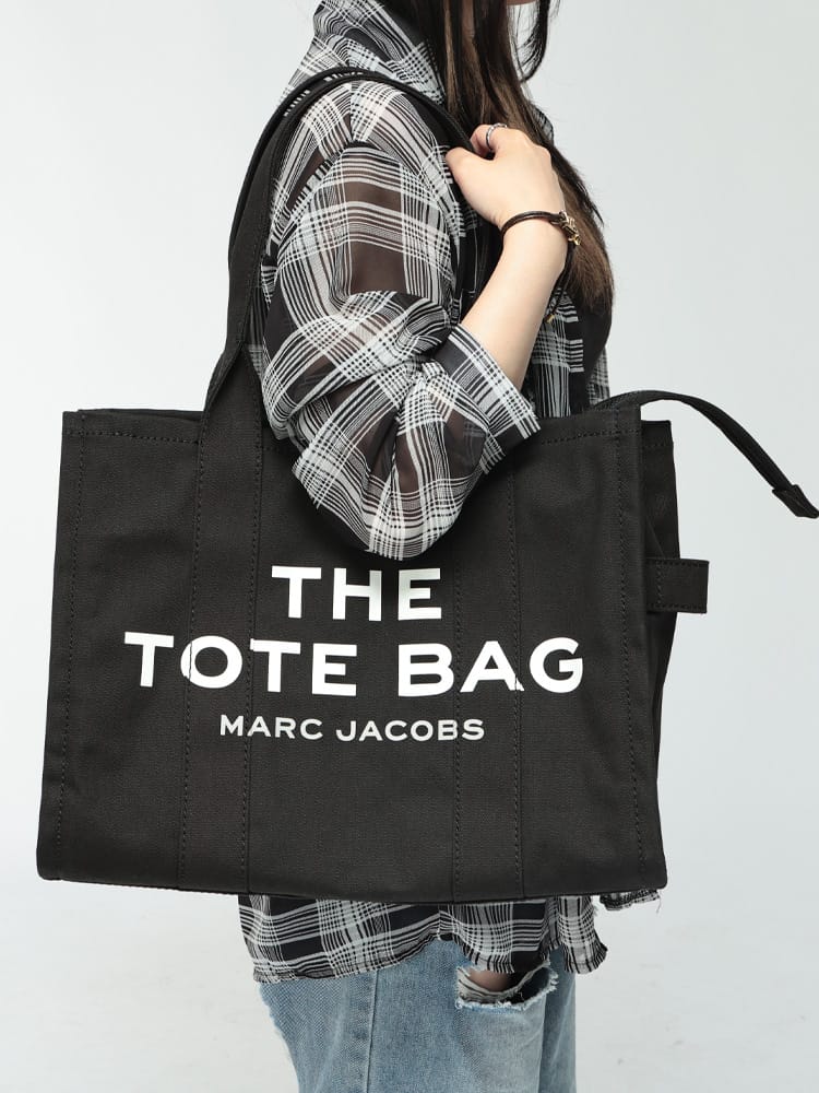MARC JACOBS (マークジェイコブス) レディース トートバッグ ラージ キャンバス ジップ開閉 THE TOTO BAG ザ トートバッグ MJLM0016156