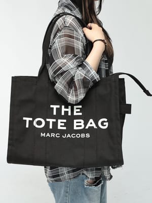 MARC JACOBS (マークジェイコブス) レディース トートバッグ ラージ キャンバス ジップ開閉 THE TOTO BAG ザ トートバッグ MJLM0016156