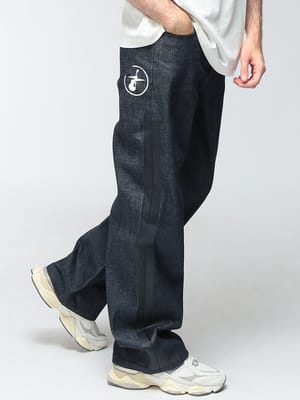 A.P.C. (アーペーセー) メンズ デニムパンツ ロゴ サイドラバーテープ ルーズフィット FRGMT. SALLY ジーンズ APCCOHESH09254