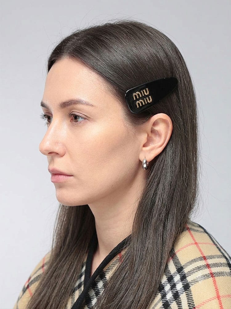 MIU MIU (ミュウミュウ) レディース ヘアクリップ パテントレザー ロゴ ヘアピン MIU5IF092069