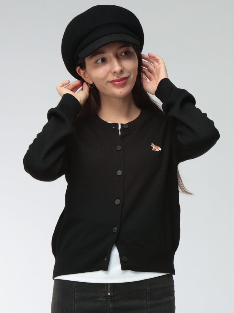 Maison Kitsune (メゾン キツネ) レディース カーディガン ウール100％ BABYFOX刺繍 フロントボタン ニットカーデ KNL00502KT1181