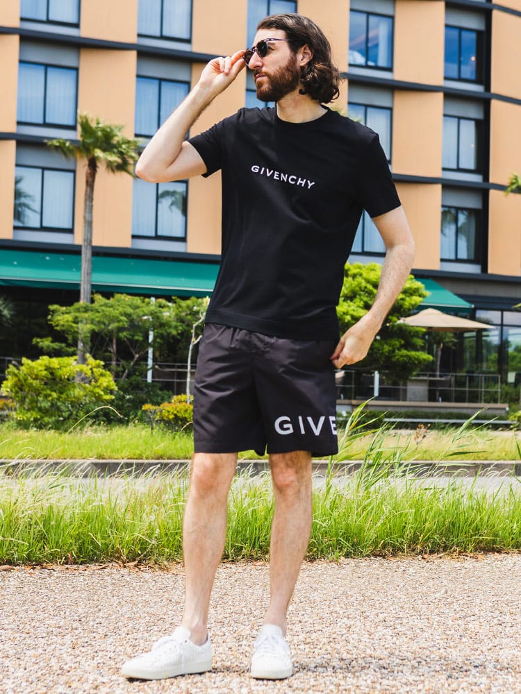 GIVENCHY (ジバンシィ) 裾ロゴ メッシュインナー付き スイムショーツ  